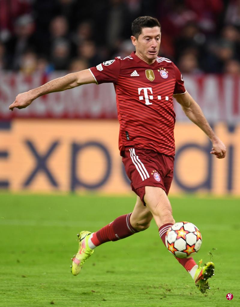 莱万多夫斯基官方宣布晋级下一阶段新规,西班牙队引发争议!再创辉煌时刻 莱万多夫斯基官方宣布晋级下一阶段新规,西班牙队引发争议!再创辉煌时刻