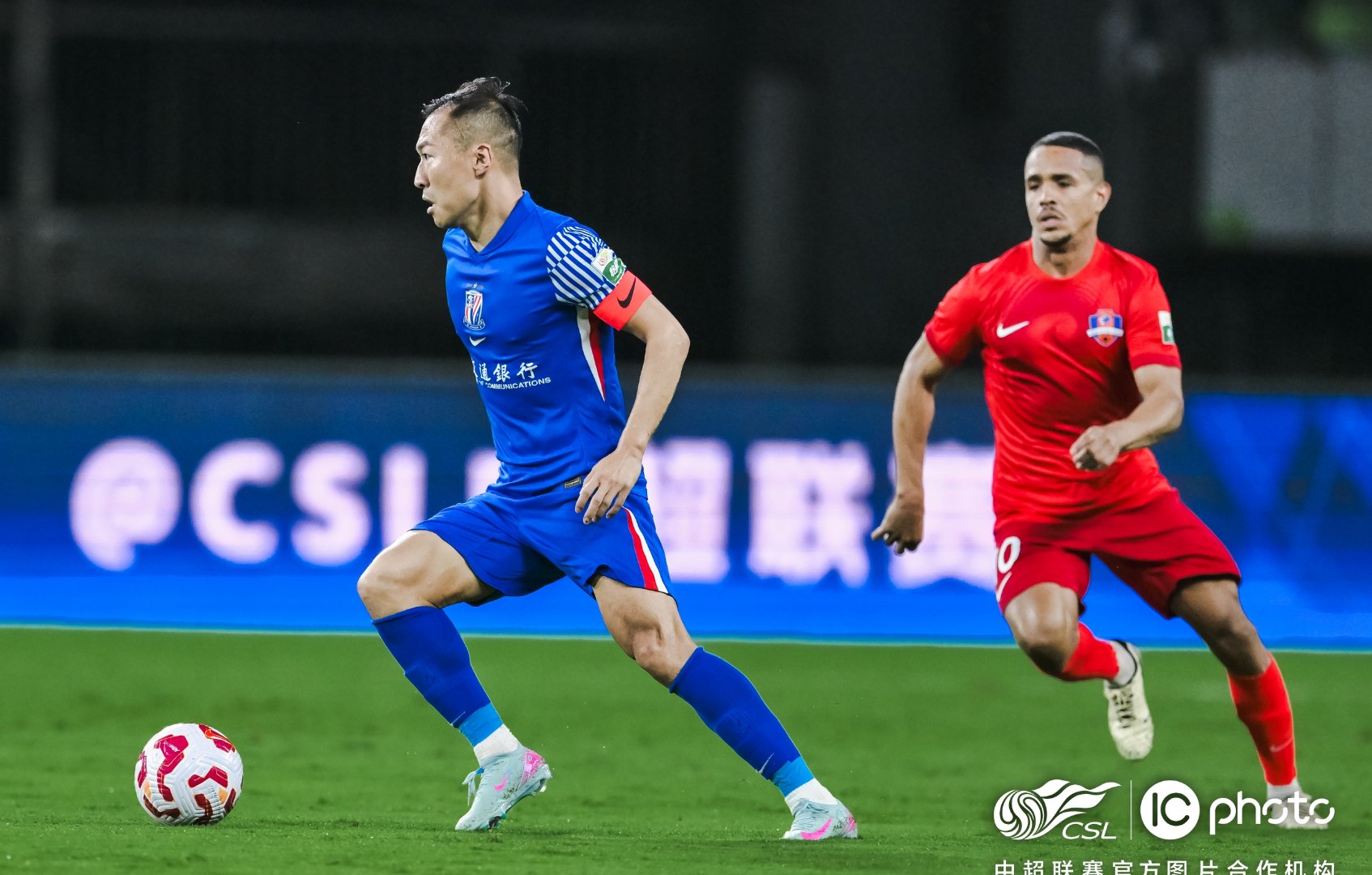 赛地聚焦：亚冠加时末段热度飙升，上海久事迎来里程碑，球迷炸锅，心理建设被强调的简单介绍