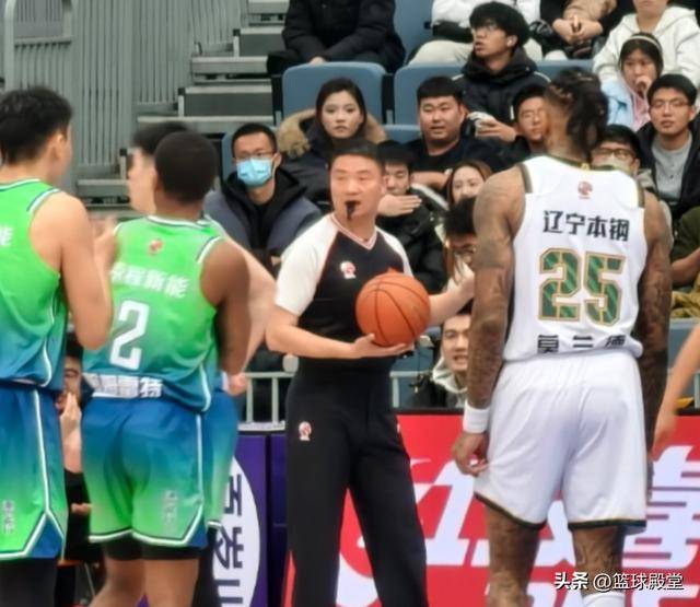 NG体育-包含清晨体能课后；辽宁本钢再遭质疑备战NBA总决赛；质疑声仍在；年轻球员得到机会的词条